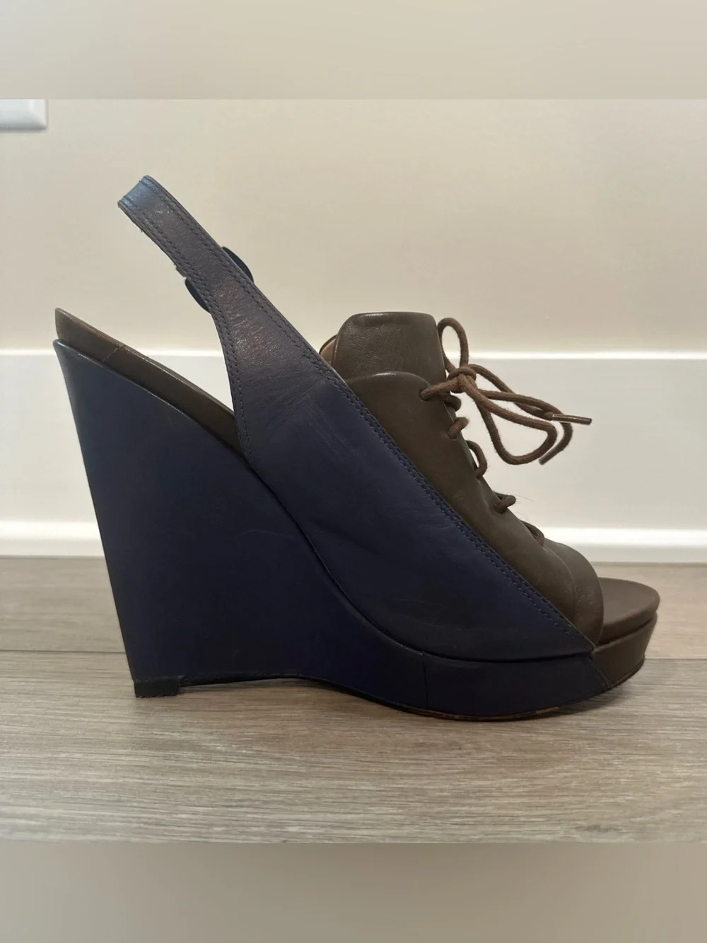 Womens 10 Crosby Derek Lam Size 8.5 Blue Brown Leather Slingback Wedge Sandals